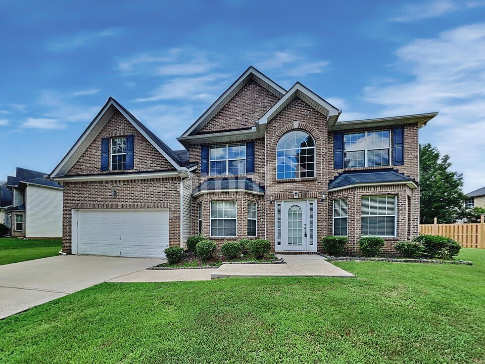 240 Juliet Dr in Hampton, GA - Building Photo