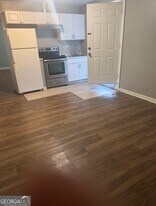 4011 English Oak Dr in Doraville, GA - Building Photo