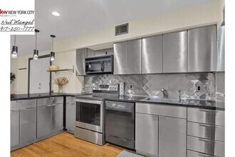 131 W 11th St in New York, NY - Building Photo - Building Photo
