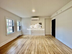 2225 Grand Ave in Des Moines, IA - Building Photo