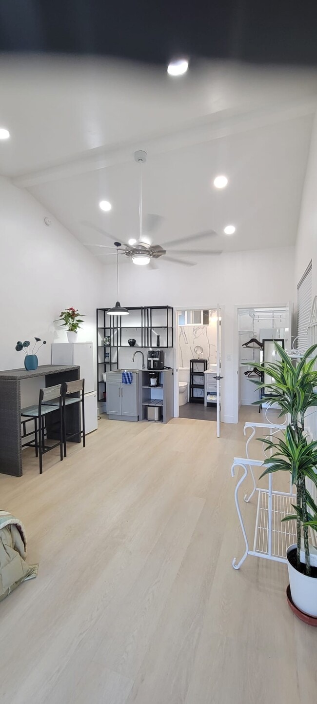 17351 Bullock St, Unit STUDIOGUESTHOUSE