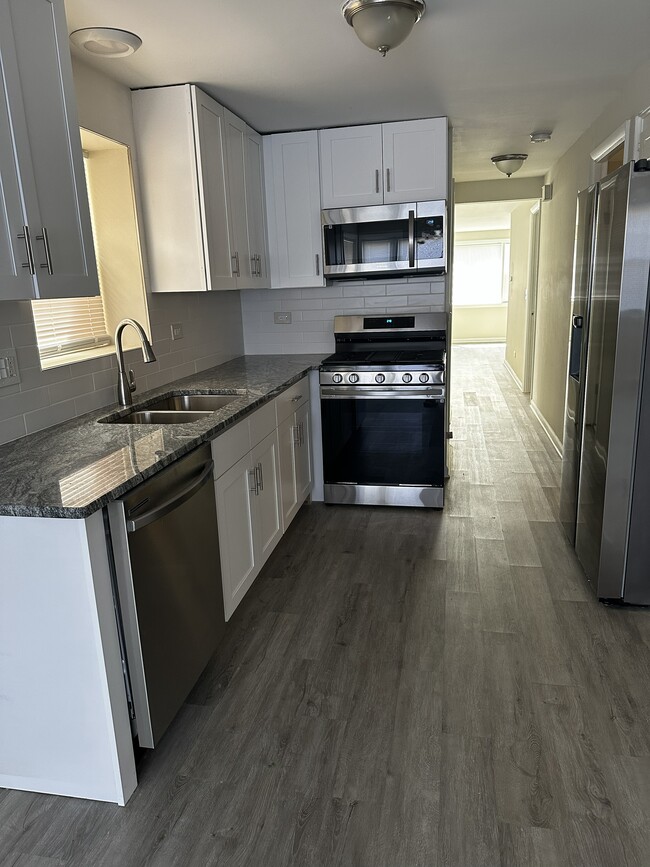 3211 S 53rd Ct in Cicero, IL - Building Photo - Building Photo