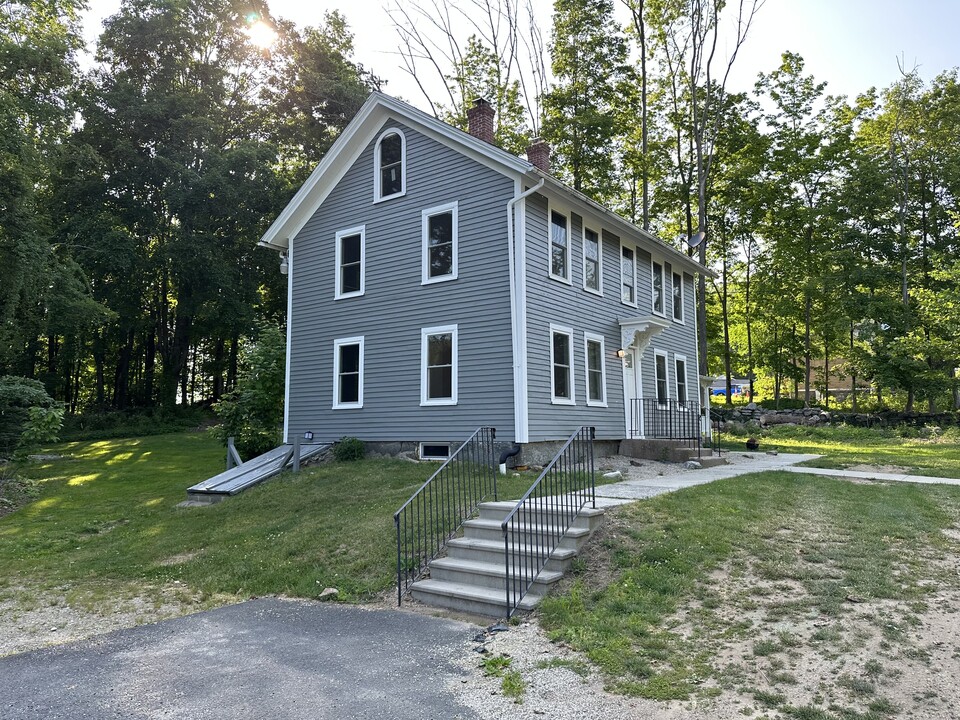 1343 Main St, Unit A in Coventry, CT - Building Photo