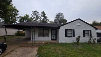 4209 Camelot Ave in Memphis, TN - Building Photo