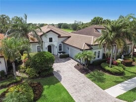 7672 Sussex Ct in Naples, FL - Building Photo