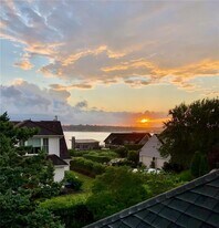 611 Wolcott Ave in Middletown, RI - Building Photo