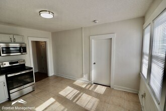 527 Moro St in Manhattan, KS - Building Photo - Building Photo