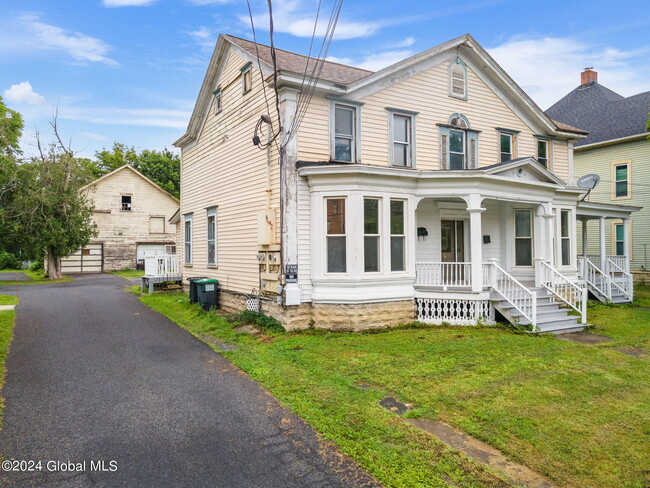 603 E Main St in Cobleskill, NY - Building Photo - Building Photo