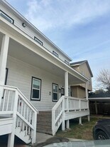 6533 Brittmoore Rd in Houston, TX - Building Photo