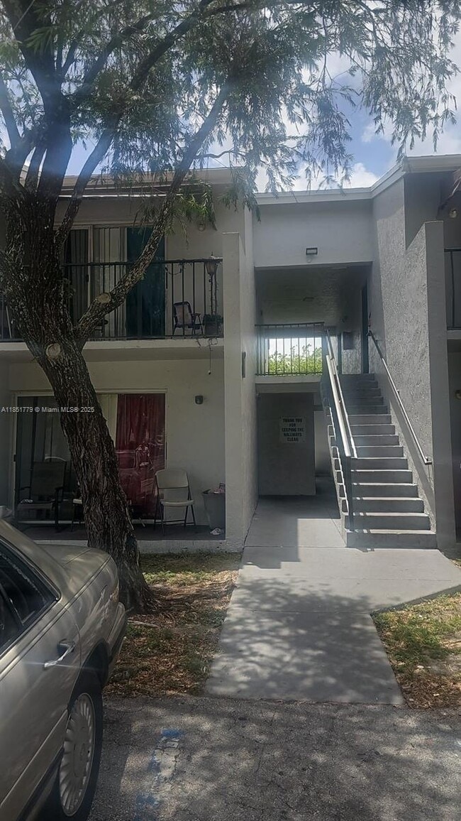 1201 Lake Victoria Dr