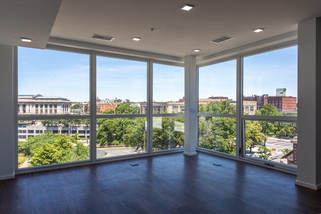 9 E. Mount Royal photo'