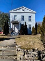 567 Post Rd in Darien, CT - Building Photo