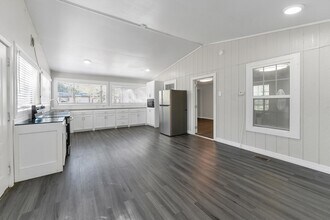 4424 W Forest Rd in Conroe, TX - Building Photo - Building Photo