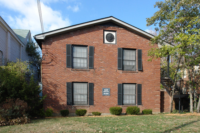 2109 Edgeland Ave in Louisville, KY - Building Photo - Building Photo