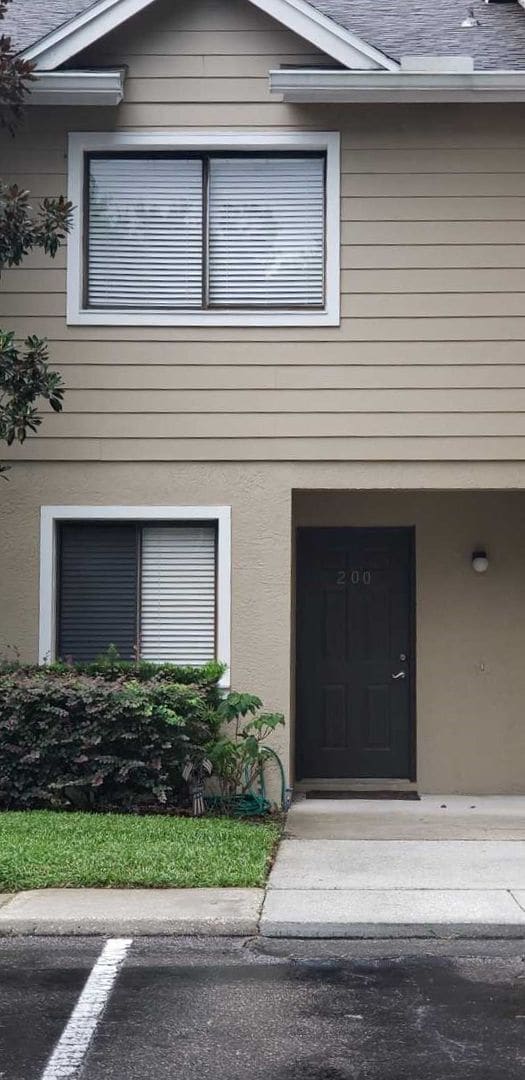 property at 200 Sandlewood Trail