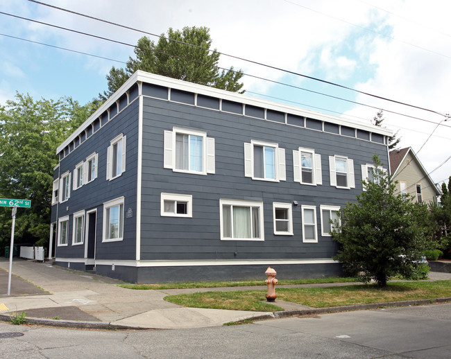 Scandia Apartments in Seattle, WA - Building Photo - Building Photo