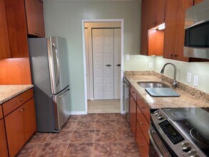 2311 Pimmit Dr in Falls Church, VA - Building Photo - Building Photo