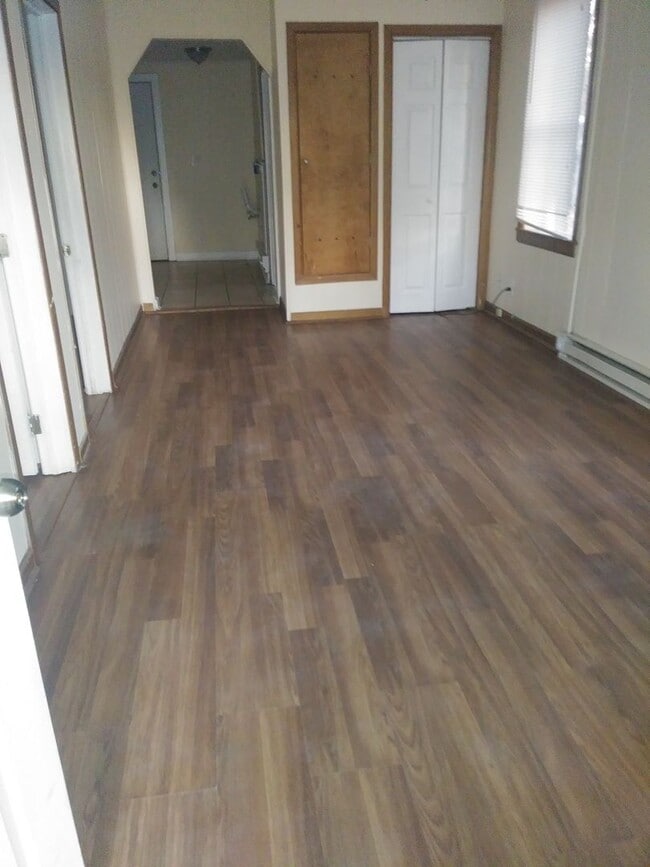 3320 Collins St in Rockford, IL - Building Photo - Building Photo