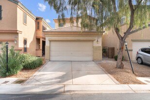 8256 Strawberry Spring St in Las Vegas, NV - Building Photo