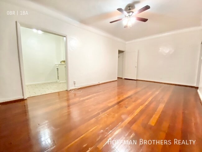 property at 606 S Dunsmuir Ave