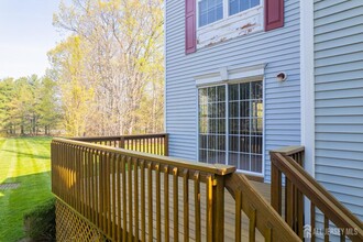 1 Bridge Pointe Dr in Old Bridge, NJ - Building Photo - Building Photo