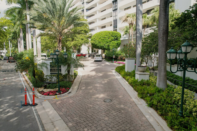 2000 Island Blvd in Aventura, FL - Building Photo - Building Photo