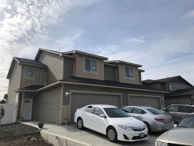 property at 618 S Chronicle Rd