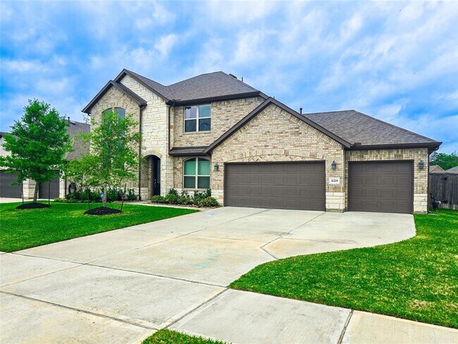 property at 31219 Gullwing Manor Dr