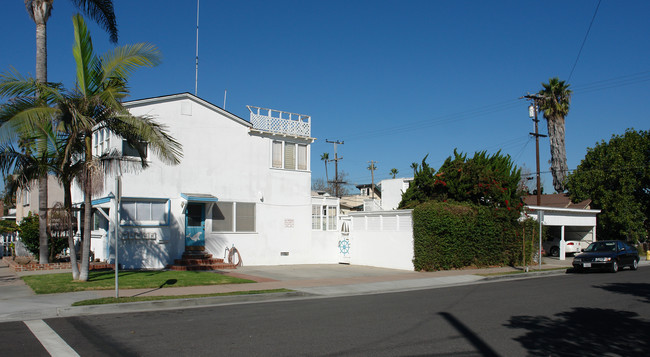 1317-1323 Ocean Ave in Seal Beach, CA - Building Photo - Building Photo