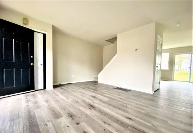 727 Holly Dr in Stowe, PA - Building Photo - Building Photo