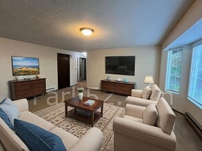 12613 80th Ave E in Puyallup, WA - Building Photo - Building Photo