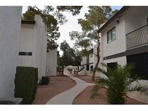 Cheyenne Park Villas in North Las Vegas, NV - Foto de edificio - Building Photo