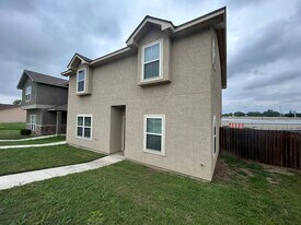 622 Meadow Arbor Ln in Universal City, TX - Building Photo