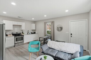 830 Porter St in San Antonio, TX - Building Photo