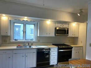 80 Curtis St in Somerville, MA - Building Photo - Building Photo