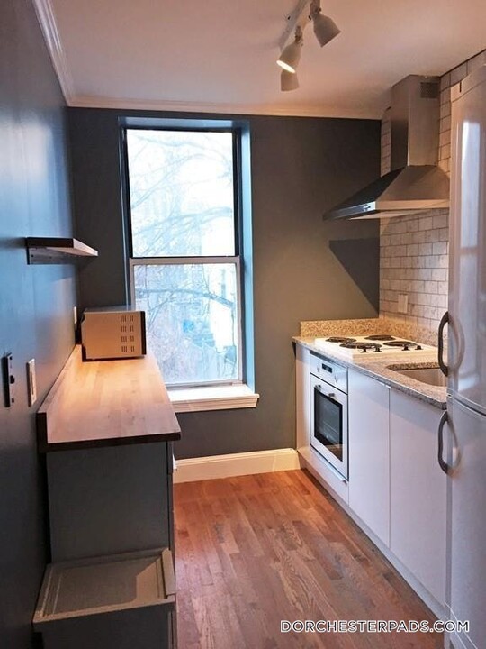 3 Presby Pl in Boston, MA - Building Photo