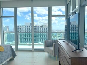 3301 NE 1st Ave, Unit Four Midtown in Miami, FL - Building Photo - Building Photo