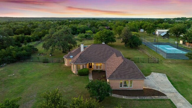 320 Woodland Oaks Trail in Buda, TX - Building Photo - Building Photo