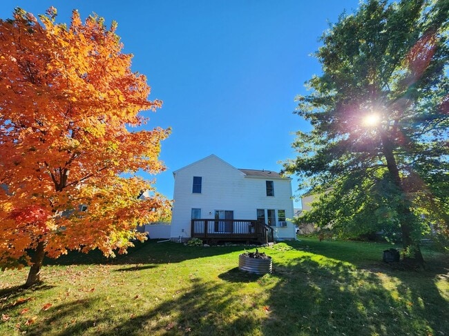 5184 Meadow Crest Cir in Holly, MI - Foto de edificio - Building Photo