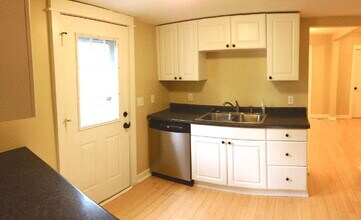 2319 Cole Ave SE in Minneapolis, MN - Building Photo - Building Photo