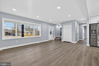 2403 Kingsway Rd in Fort Washington, MD - Building Photo - Building Photo