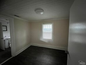 813 N E St in Pensacola, FL - Building Photo - Building Photo