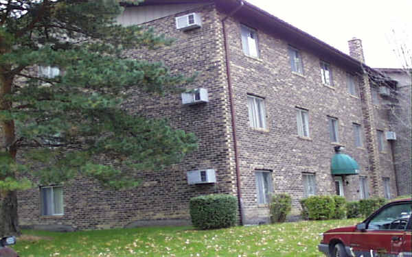 Woodbury Apartments in Woodridge, IL - Building Photo