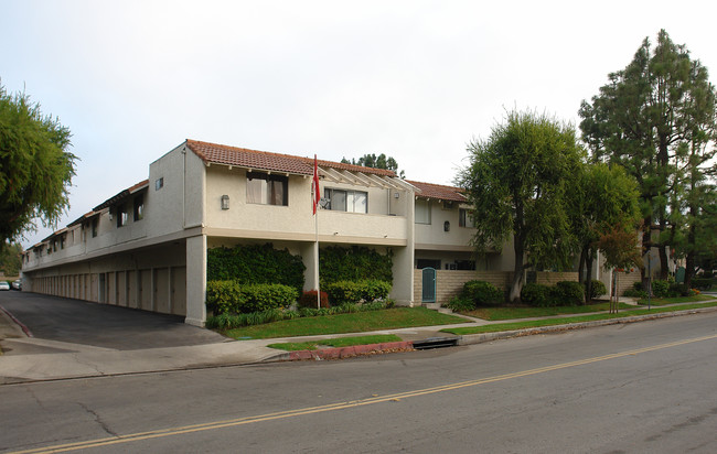 Hacienda West in Orange, CA - Building Photo - Building Photo