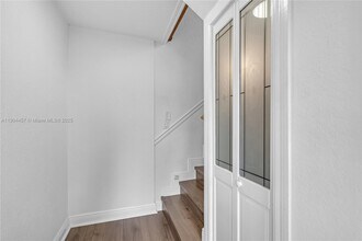 1541 E 6th Ct in Hialeah, FL - Building Photo - Building Photo