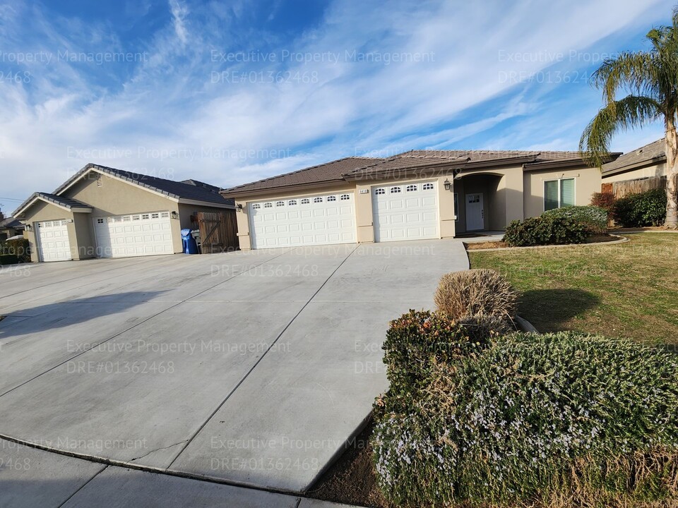 6410 Sultry Rose Ct in Bakersfield, CA - Building Photo