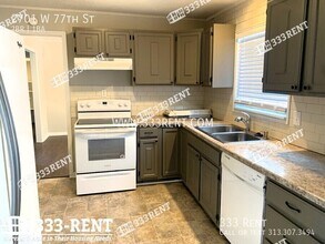 2701 W 77th St in Prairie Village, KS - Building Photo - Building Photo