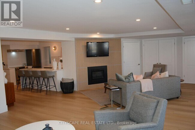 41 Treelawn Pkwy