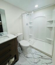 6505 Lovers Ln in Louisville, KY - Building Photo - Building Photo