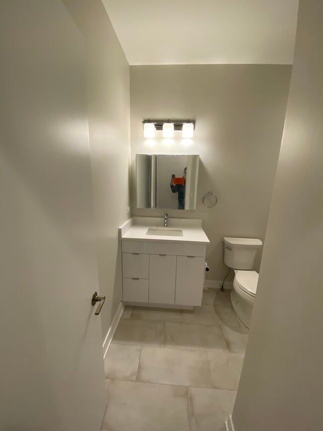 3348 N Ashland Ave, Unit 3 in Chicago, IL - Building Photo - Building Photo